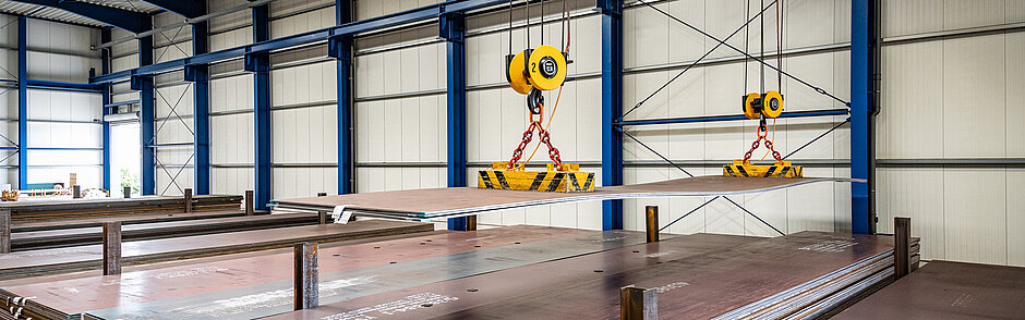 Handling heavy plates safely with TRUNINGER